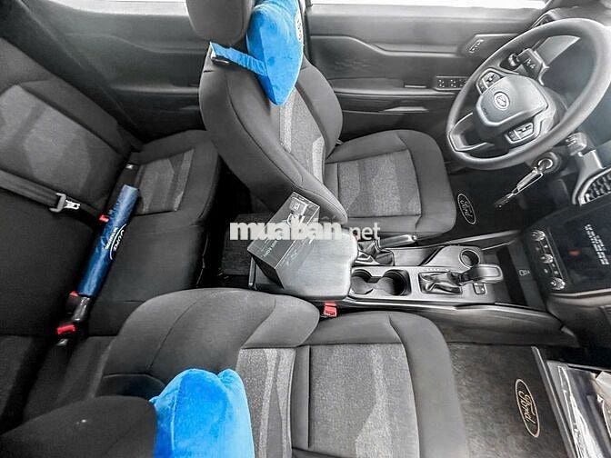 Ranger XLS 1 cầu xe sẵn đủ màu giao ngay+ quà tặng