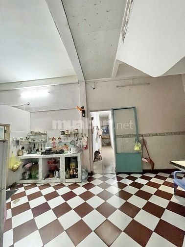 Nhà Đội Cung, 390m2,giá 68 tỷ, 31 Phòng cho thuê, thu nhập 200 triệu