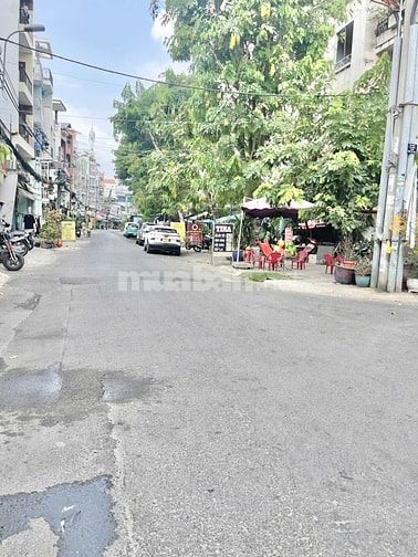 Nhà Đội Cung, 390m2,giá 68 tỷ, 31 Phòng cho thuê, thu nhập 200 triệu
