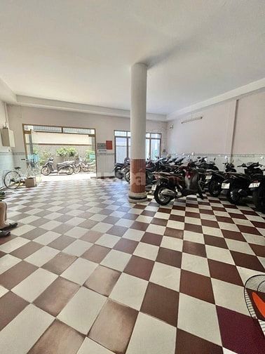 Nhà Đội Cung, 390m2,giá 68 tỷ, 31 Phòng cho thuê, thu nhập 200 triệu