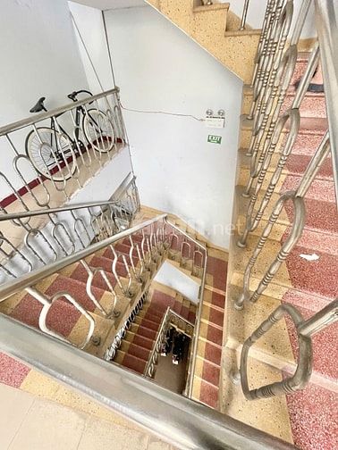 Nhà Đội Cung, 390m2,giá 68 tỷ, 31 Phòng cho thuê, thu nhập 200 triệu