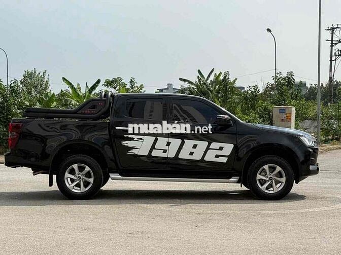 Isuzu D-Max màu Đen 2023 AT 1 cầu