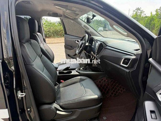 Isuzu D-Max màu Đen 2023 AT 1 cầu