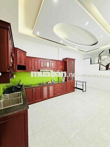 NHÀ ( SẴN NỘI THẤT ) NGAY CHỢ TX21. TRỆT 2 LẦU 4PN 3WC. HẺM XE HƠI