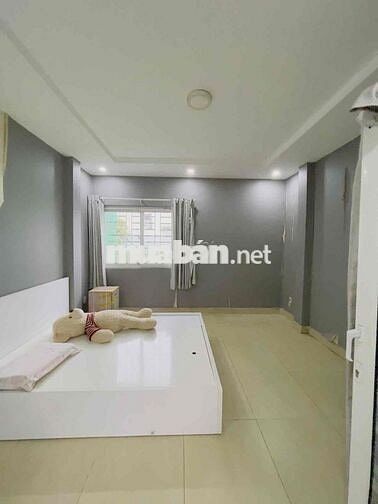 NGÔI NHÀ MANG CẢM GIÁC BÌNH YÊN GIỮA SỰ XÔ BỒ CỦA THỦ ĐỨC
