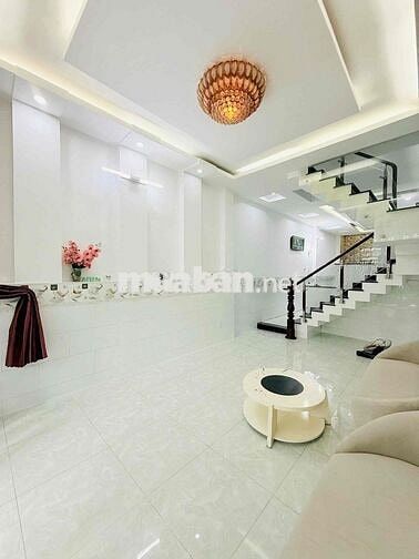 NHÀ ( SẴN NỘI THẤT ) NGAY CHỢ TX21. TRỆT 2 LẦU 4PN 3WC. HẺM XE HƠI