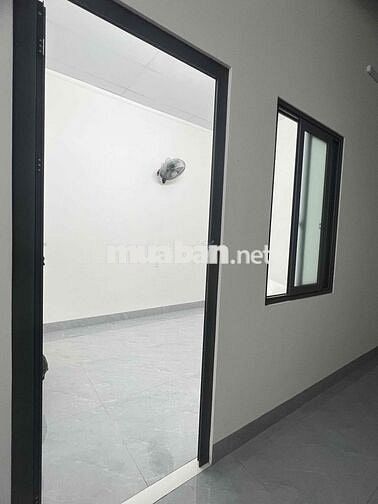 Bán nhà cấp 4 mới đẹp đường Phùng Hưng