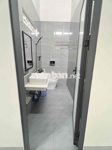 Bán nhà cấp 4 mới đẹp đường Phùng Hưng