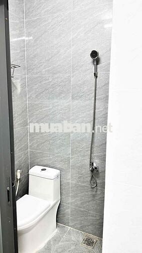 PHÒNG MỚI XÂY TẠI Q.THỦ ĐỨC (PHÍA SAU KHU ĐÔ THỊ VẠN PHÚC)