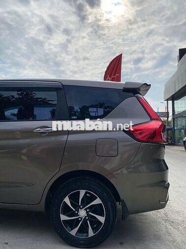 Suzuki Ertiga Hybrid 2022 lăn bánh 28.000km