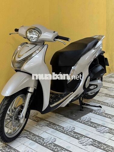 Honda SH Mode màu Kem