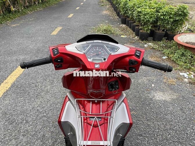 Cần Bán AIRBLADE zin chất đúng 3 ngàn cây số