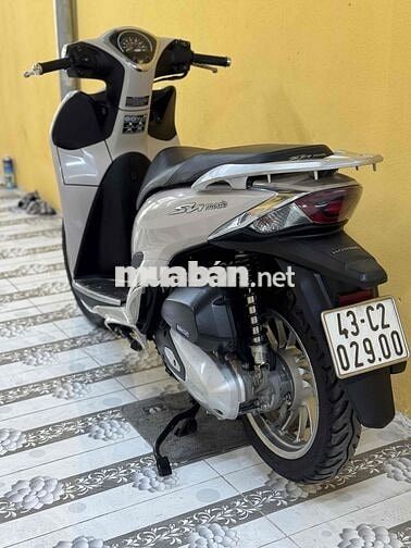 Honda SH Mode màu Kem