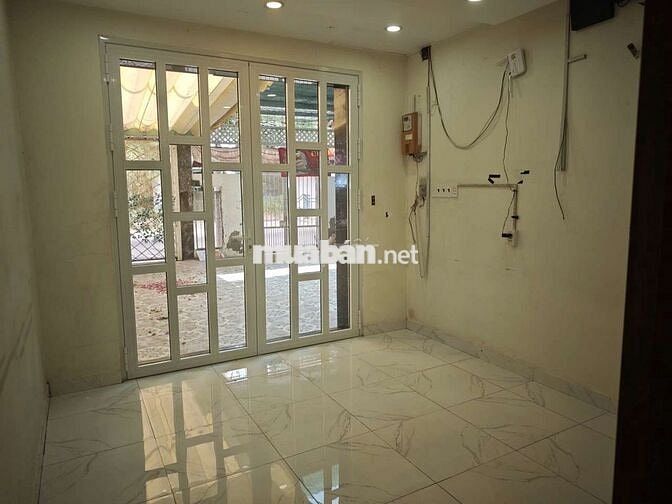 Nhà cấp 4 diện tích đất hơn 420m², nở hậu, gần cầu Phước Lộc, Nhà Bè
