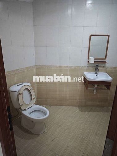 Nhà cấp 4 diện tích đất hơn 420m², nở hậu, gần cầu Phước Lộc, Nhà Bè