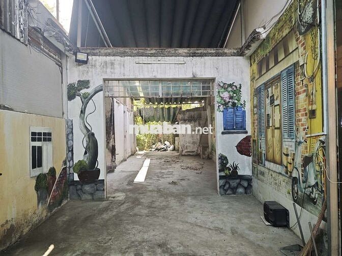 Nhà cấp 4 diện tích đất hơn 420m², nở hậu, gần cầu Phước Lộc, Nhà Bè