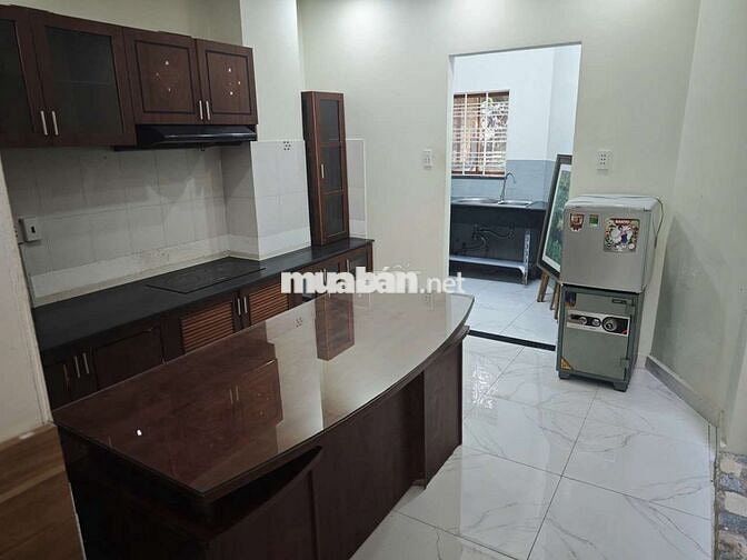Nhà cấp 4 diện tích đất hơn 420m², nở hậu, gần cầu Phước Lộc, Nhà Bè