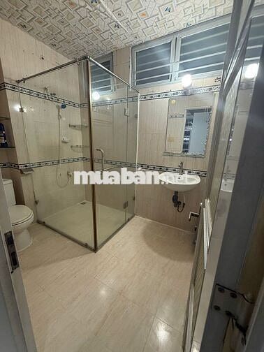 CHO THUÊ CHUNG CƯ PHÚ THỌ 2PN 1WC BAN CÔNG CỬA SỔ THOÁNG MÁT