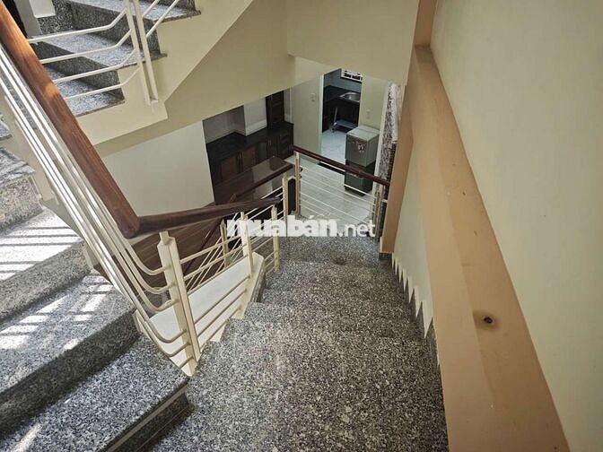 Nhà cấp 4 diện tích đất hơn 420m², nở hậu, gần cầu Phước Lộc, Nhà Bè