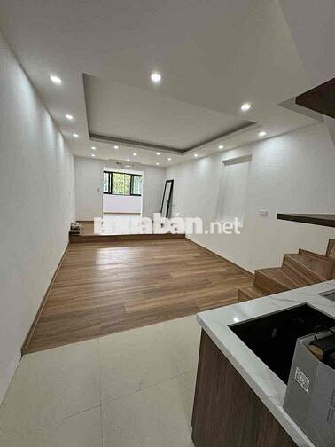 Tập thể Bách Khoa, tầng 2, đẹp như chung cư, ô tô chạy quanh nhà