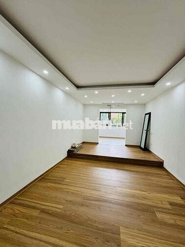 Tập thể Bách Khoa, tầng 2, đẹp như chung cư, ô tô chạy quanh nhà