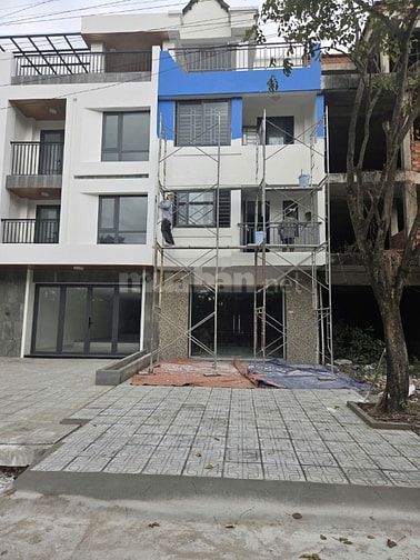 NHÀ ĐÚC 4 TẤM KDC TÂN ĐỨC 5x25