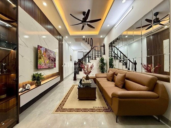 Bán Nhà Trường Chinh, Đống Đa 33m, 4 tầng, mt 3.8m, giá 9.2 tỷ.