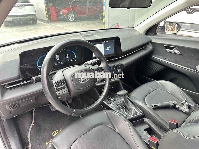 Hyundai Accent màu trắng 2024 1.5 AT bản cao cấp