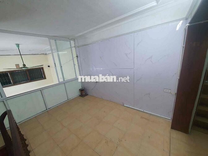 chính chủ cho thuê nhà 35m2 x2,5 tầng tại 164 hồng mai