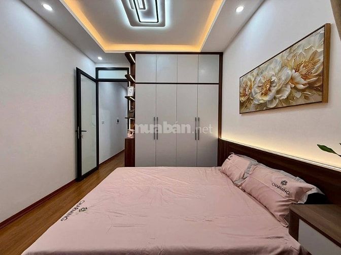 Bán Nhà Trường Chinh, Đống Đa 33m, 4 tầng, mt 3.8m, giá 9.2 tỷ.