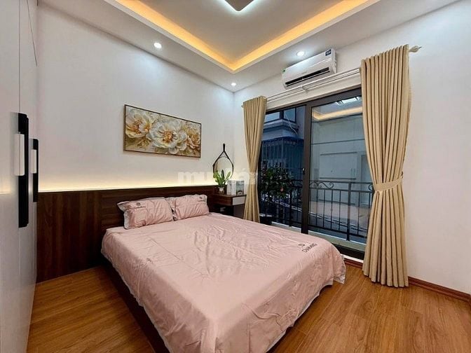 Bán Nhà Trường Chinh, Đống Đa 33m, 4 tầng, mt 3.8m, giá 9.2 tỷ.