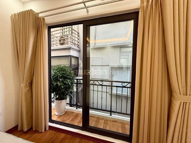 Bán Nhà Trường Chinh, Đống Đa 33m, 4 tầng, mt 3.8m, giá 9.2 tỷ.