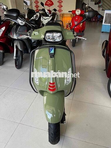 vespa sprint . 2023 . lướt 5 ngàn. nhu xe mới.