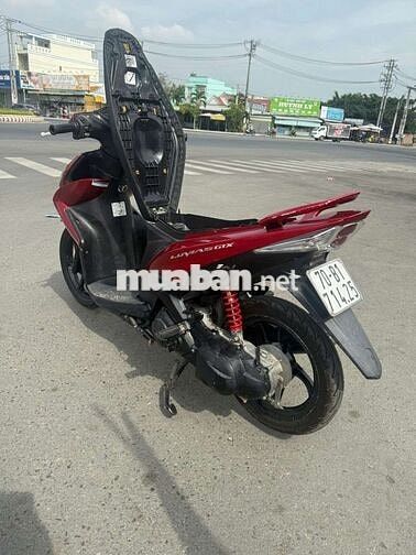 Yamaha Luvias GTX màu Đỏ fi