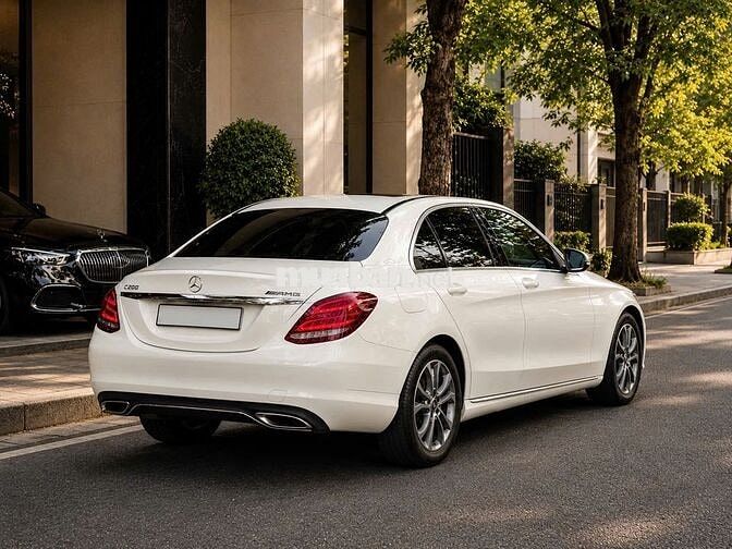 Mercedes C200 2017 Trắng 10v km