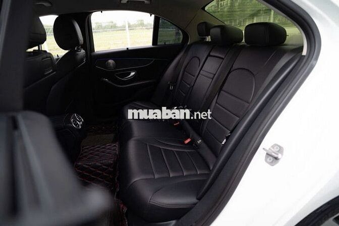 Mercedes C200 2017 Trắng 10v km