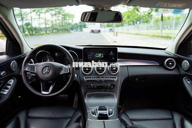 Mercedes C200 2017 Trắng 10v km