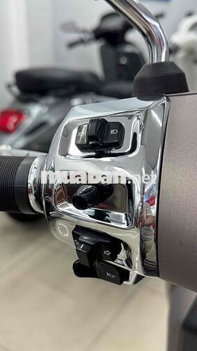 Piaggio Vespa GTS Super Sport 300 1300km Xám