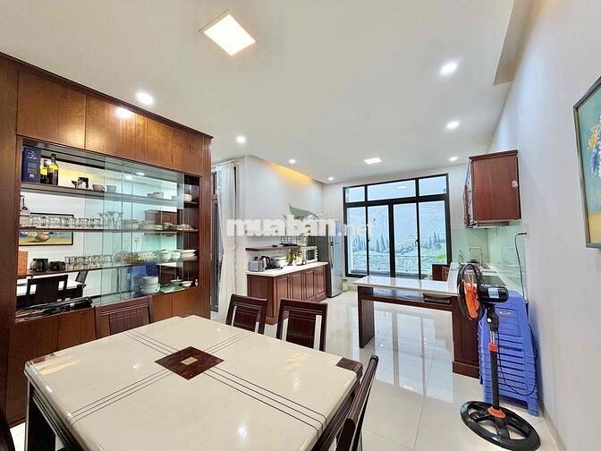 CHO THUÊ BIỆT THỰ SÂN VƯỜN KHU BÀN CỜ TTTP GIÁ 35 TRIỆU/THÁNG