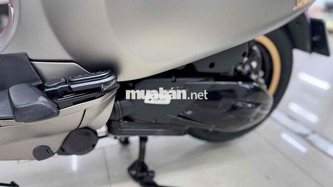 Piaggio Vespa Sprint Vàng cát