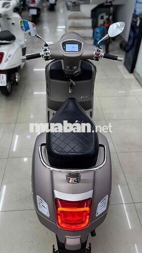 Piaggio Vespa GTS Super Sport 300 1300km Xám