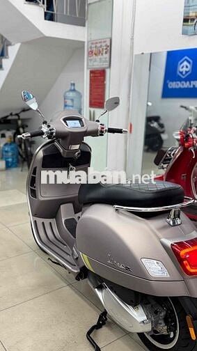 Piaggio Vespa GTS Super Sport 300 1300km Xám