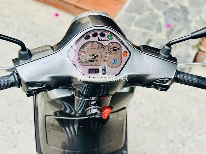 Piaggio Vespa LX 125CC IE 2012 Xám