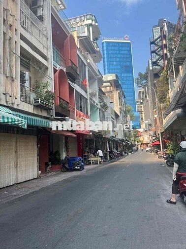 - Cho thuê nhà MT 44 Lê Công Kiều P Bến Thành Q.1