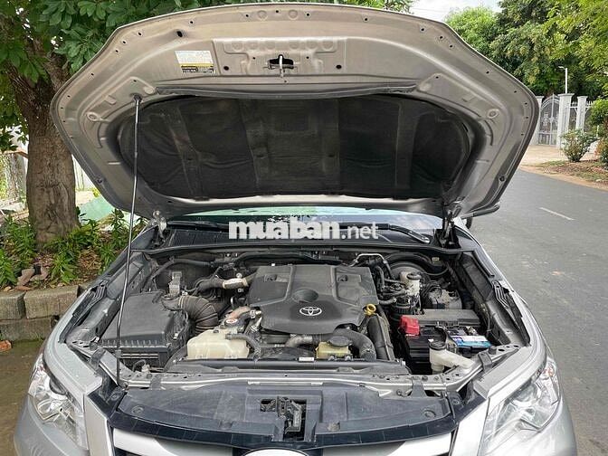 Toyota Fortuner 2018 Bạc Số sàn
