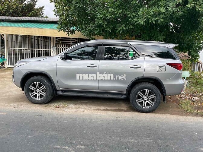 Toyota Fortuner 2018 Bạc Số sàn