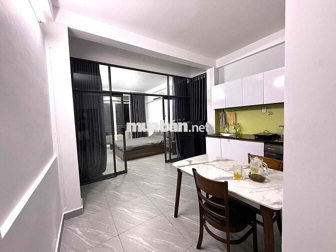 CHDV Full NT ban công - trung tâm Q.1 đường Calmette