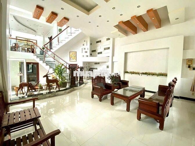 Biệt Thự FULL NỘI THẤT đường Hùng Vương chỉ 30 triệu