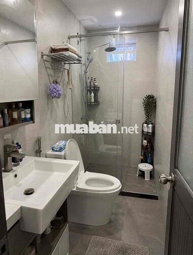TTQ10, xe hơi vào nhà 5 tầng, 39m2. Giá 8.45 tỷ. Gần trường Việt Úc