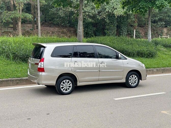 Bán Toyota innova 2014 bản đủ E xịn phom mới